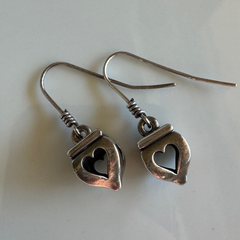 RARE  Vintage James Avery heart lantern earrings in sterling silver ❤️❤️